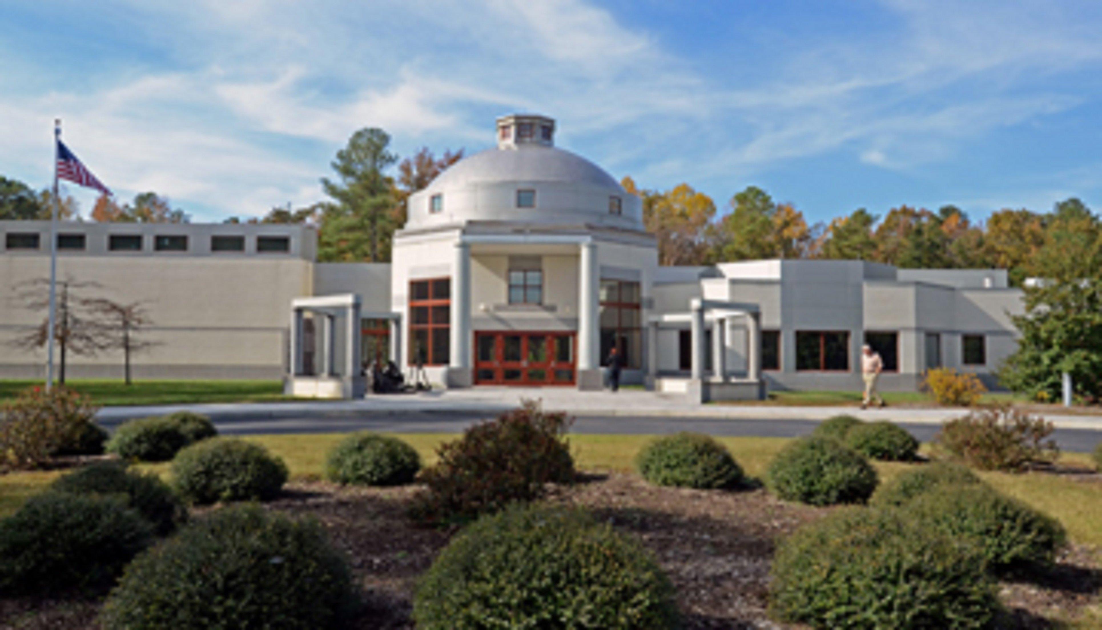 Holiday Inn Express Hotel & Suites Petersburg/Dinwiddie By Ihg Exterior foto