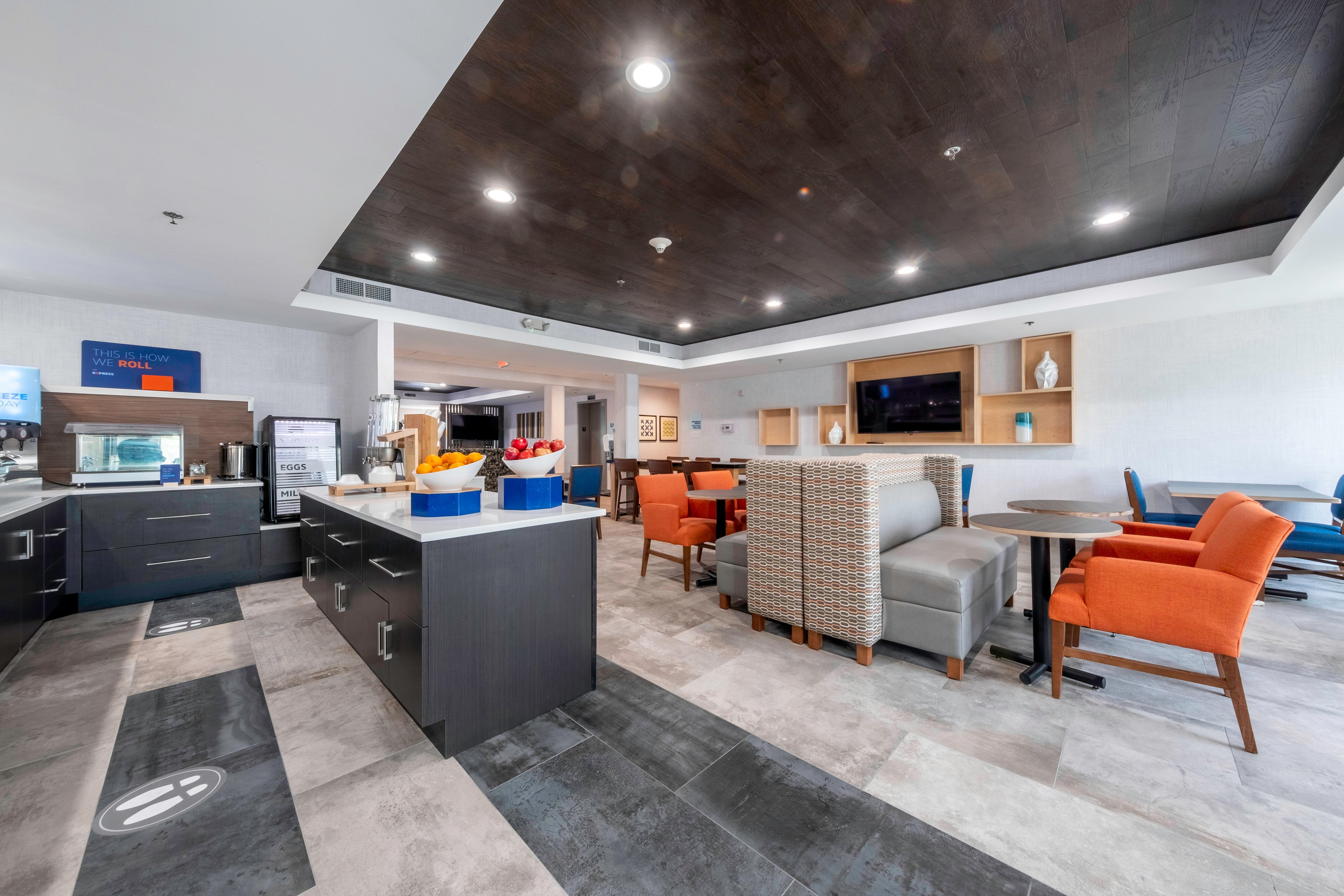 Holiday Inn Express Hotel & Suites Petersburg/Dinwiddie By Ihg Exterior foto